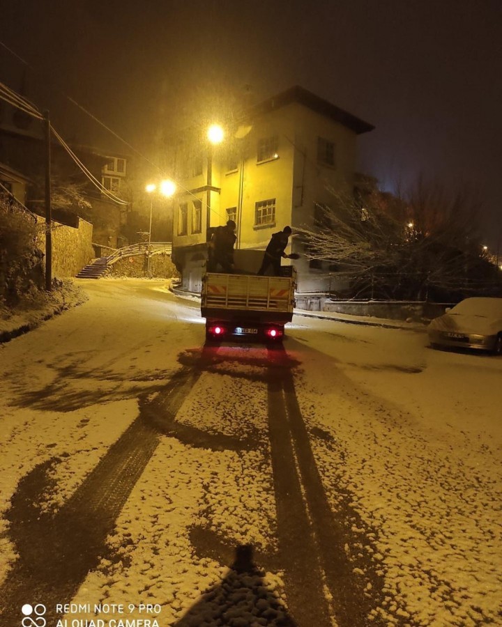 Ekipler olumsuzluğa karşı sahada;