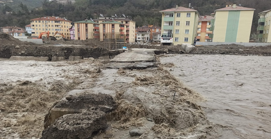 Sel felaketini yaşayan Bozkurt'ta kar suyu tehlikesi;