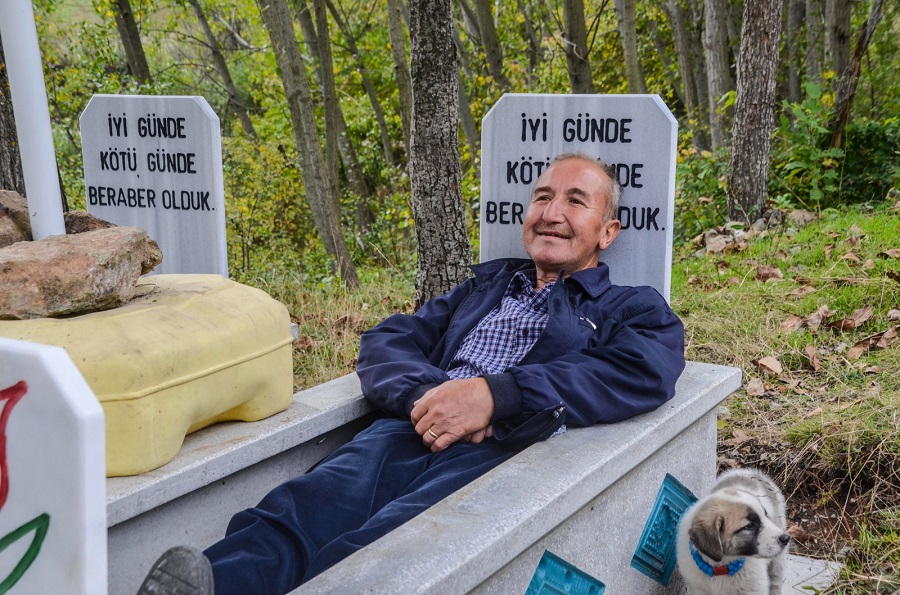 ‘Çocuğumuz yok, mezarımız hazır olsun istedik’;