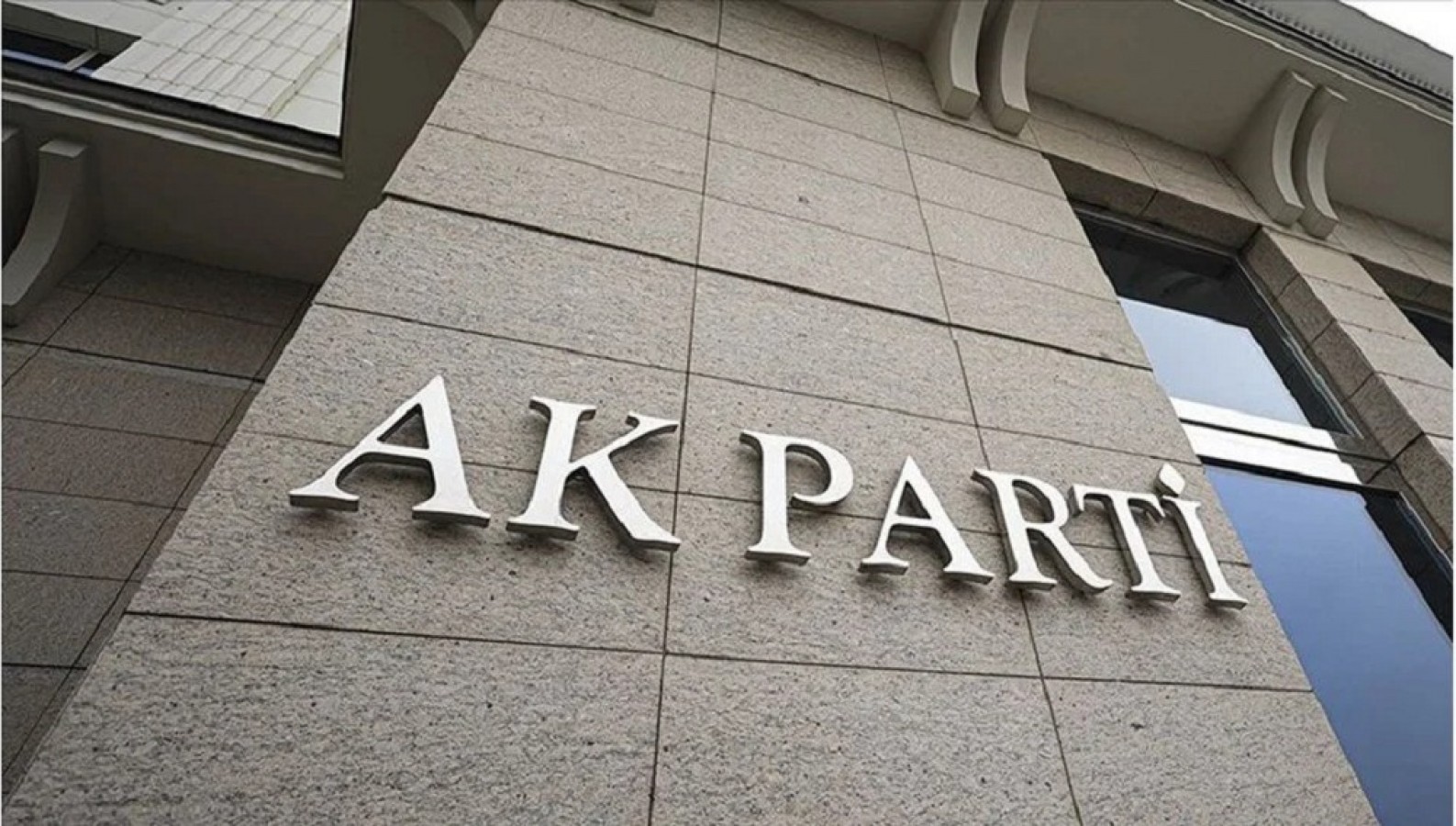 AK Parti'de 5 il başkanı değişti;