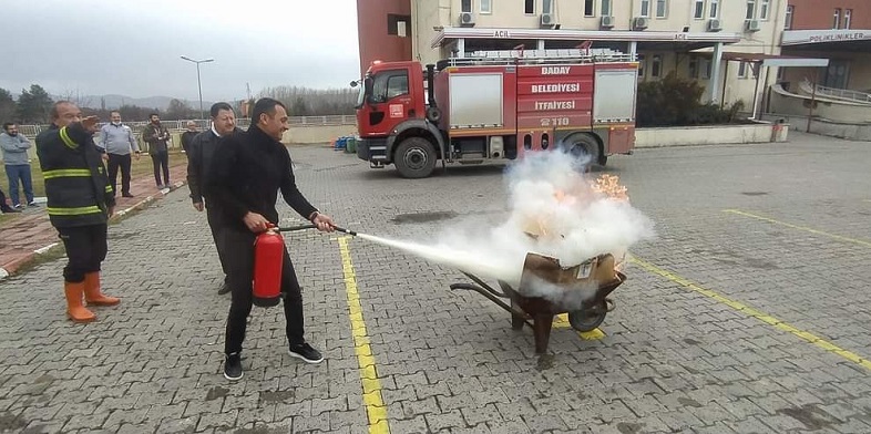 Daday Devlet Hastanesinde yangın söndürme tatbikatı;