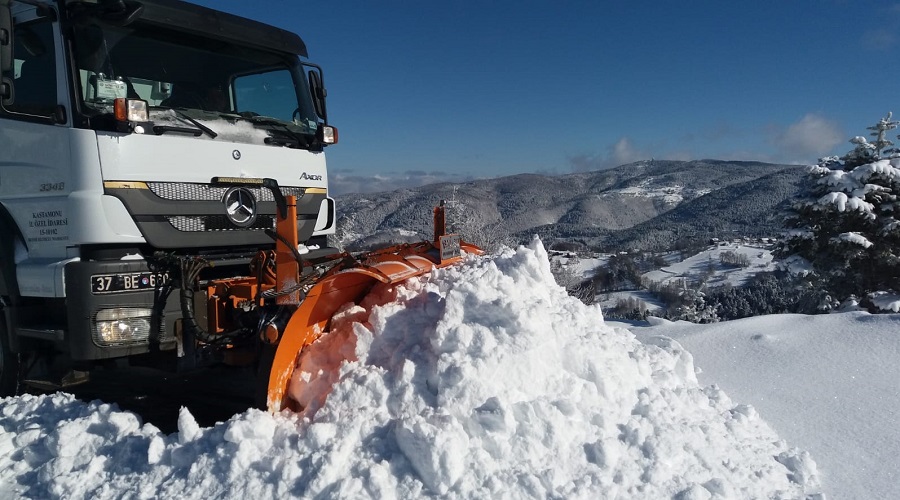 Bir gecede 441 köy yolu kapandı!;