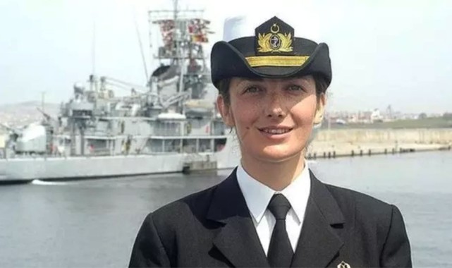 Türkiye'nin ilk kadın amirali oldu;
