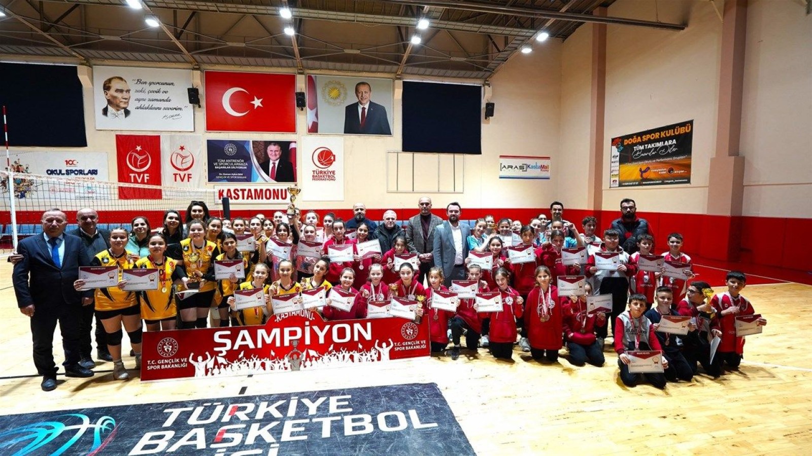 Küçükler voleybolda Kastamonu birincileri belli oldu;