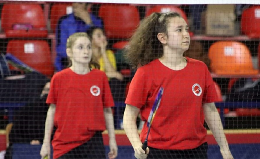 Badminton'da ilk üçteyiz;