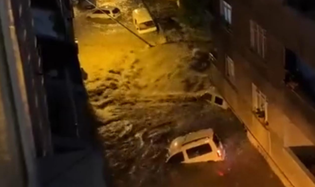 İstanbul'da zor gece: Şehir sele teslim...;