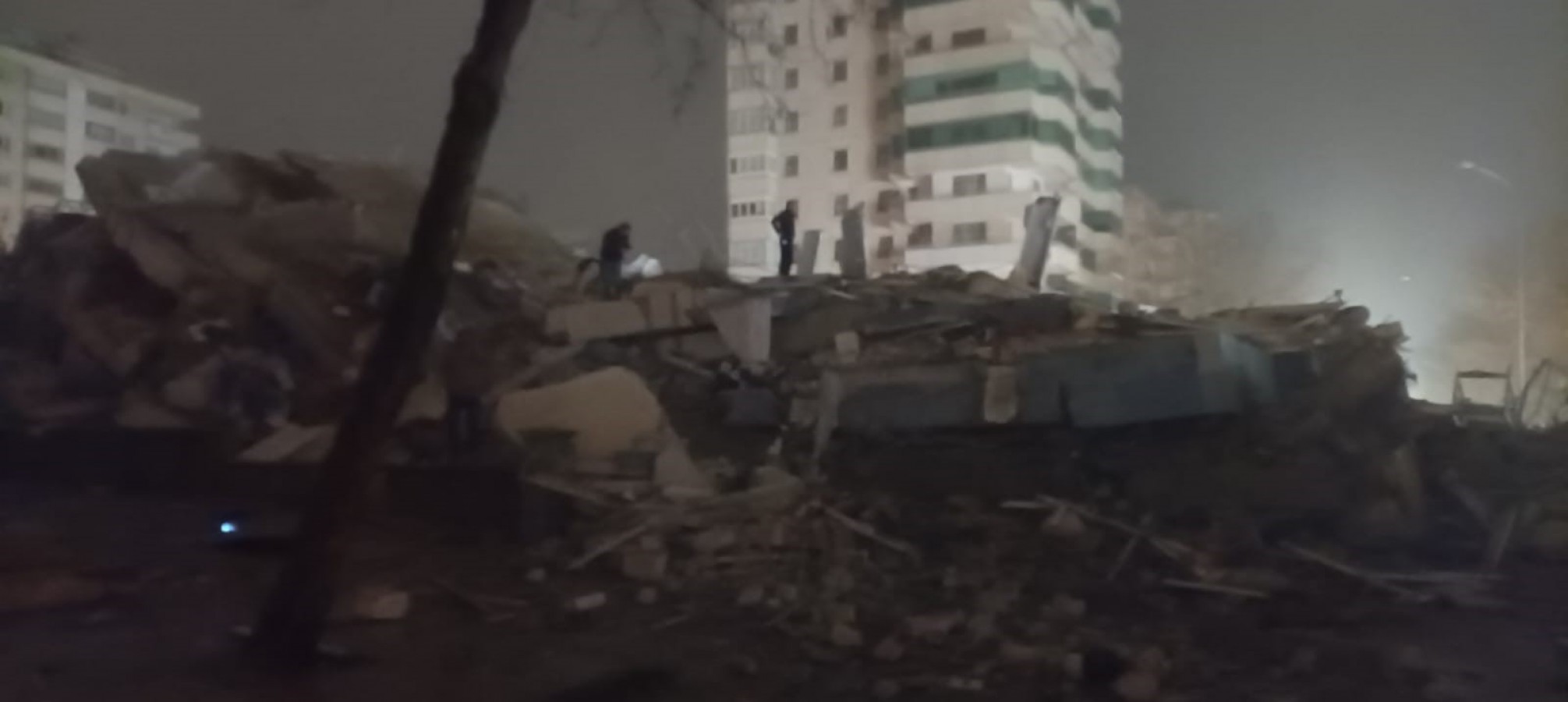 Kahramanmaraş'ta 7.4 büyüklüğünde deprem;