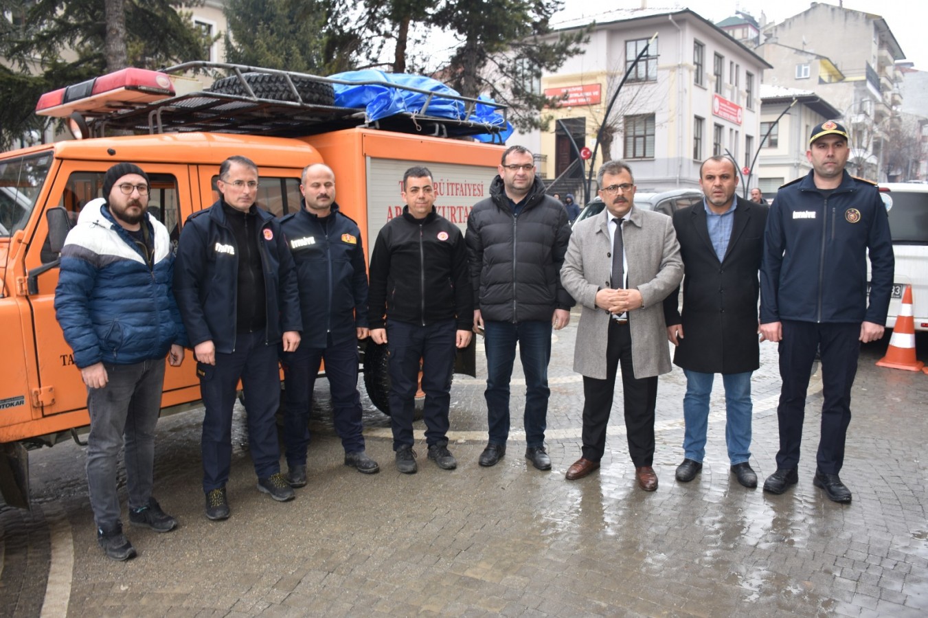 Taşköprü'den deprem bölgesine hareket ettiler;