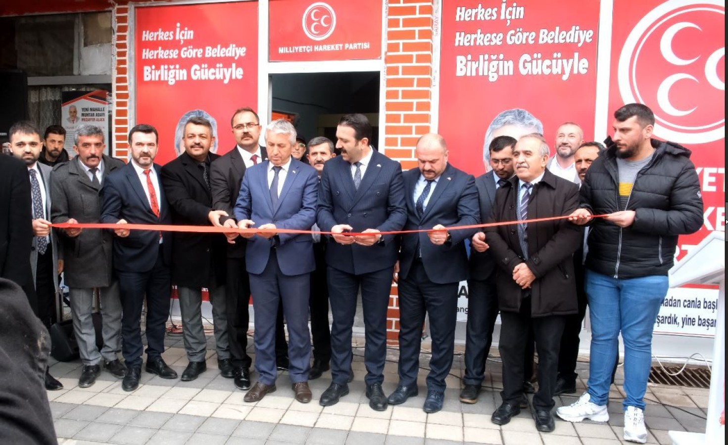 İhsangazi’de MHP’nin seçim bürosu açıldı!;