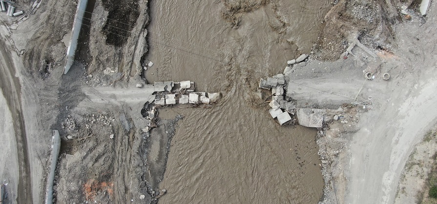 Kastamonu’da kar suları 11 köprüyü yıktı;