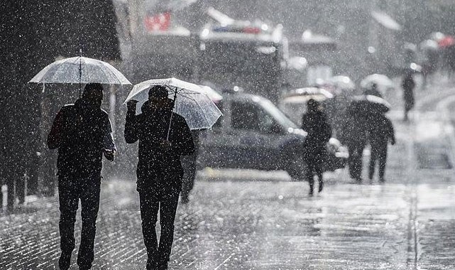 Kastamonu'da Cumartesi Günü Saatlik Hava Durumu (Sağanak Yağış Uyarısı)