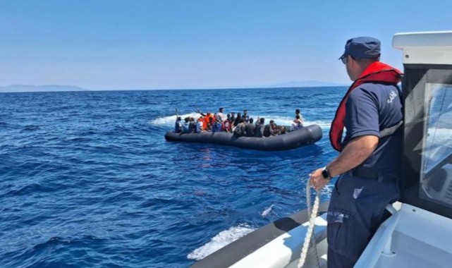 Çanakkale sularında 37 düzensiz göçmen yakalandı;