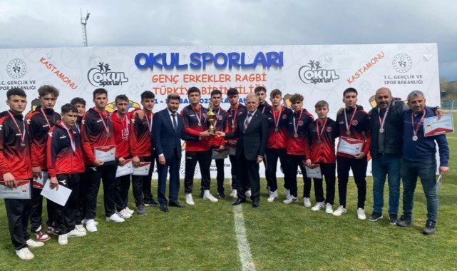 Genç Erkekler Ragbi Türkiye Birinciliği Kupası sahibini buldu;