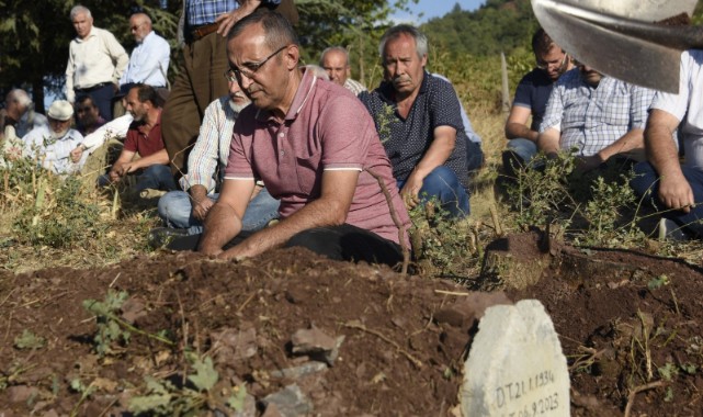 Sonsuzluğa uğurlandı...;