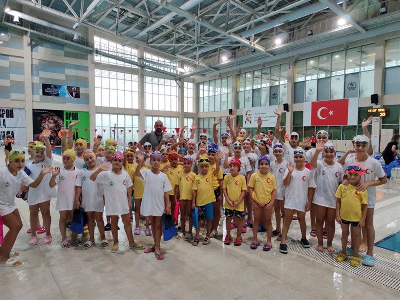 Hasan Doğan'da yüzme yarışları yapıldı