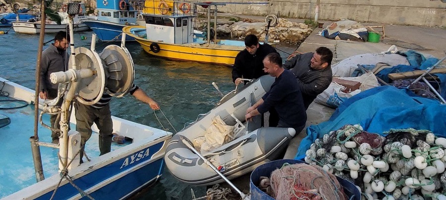 Deniz'de odun toplarken canından oluyordu