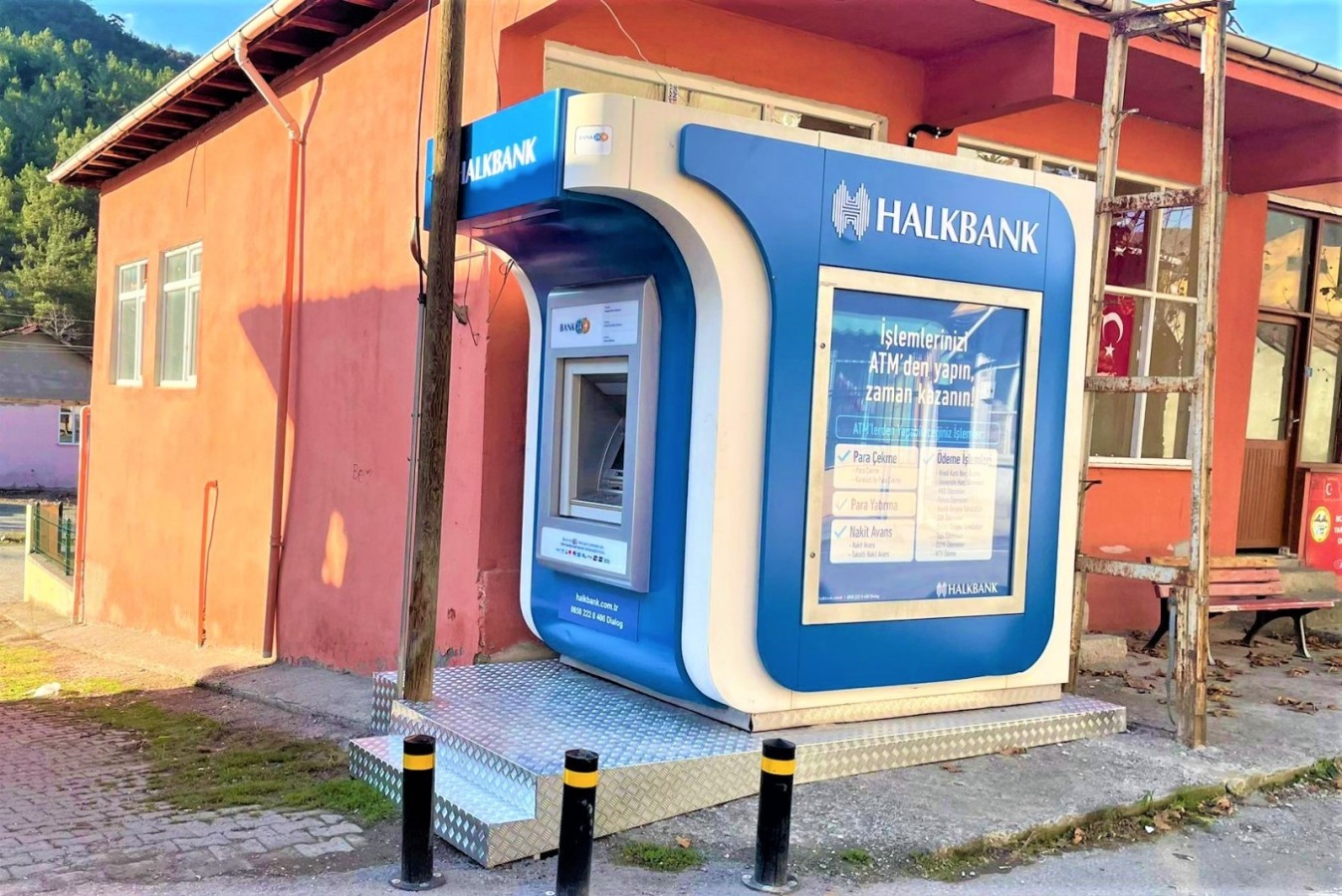 30 köyün merkezi Boyalı’ya ATM cihazı konuldu;