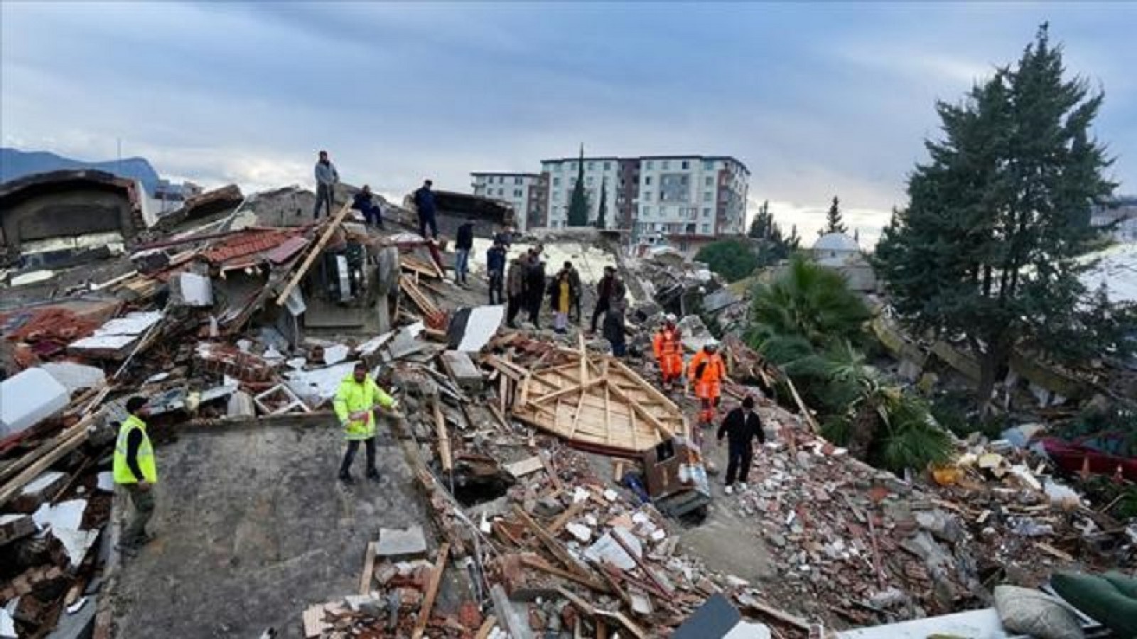 Depremlerde can kaybı 12 bin 873'e yükseldi;