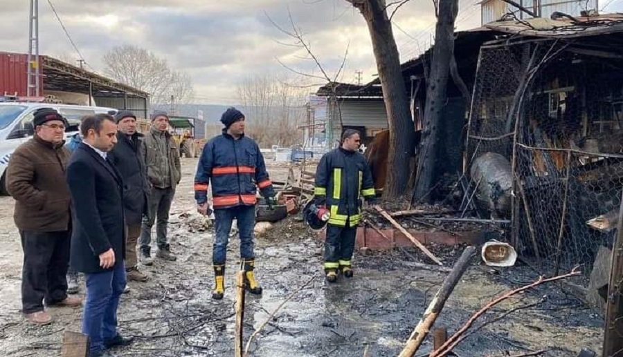 Taşköprü'de 6 işyeri yandı;