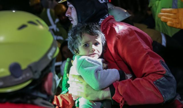 Depremzede çocuklar için çağrı merkezi kuruldu;