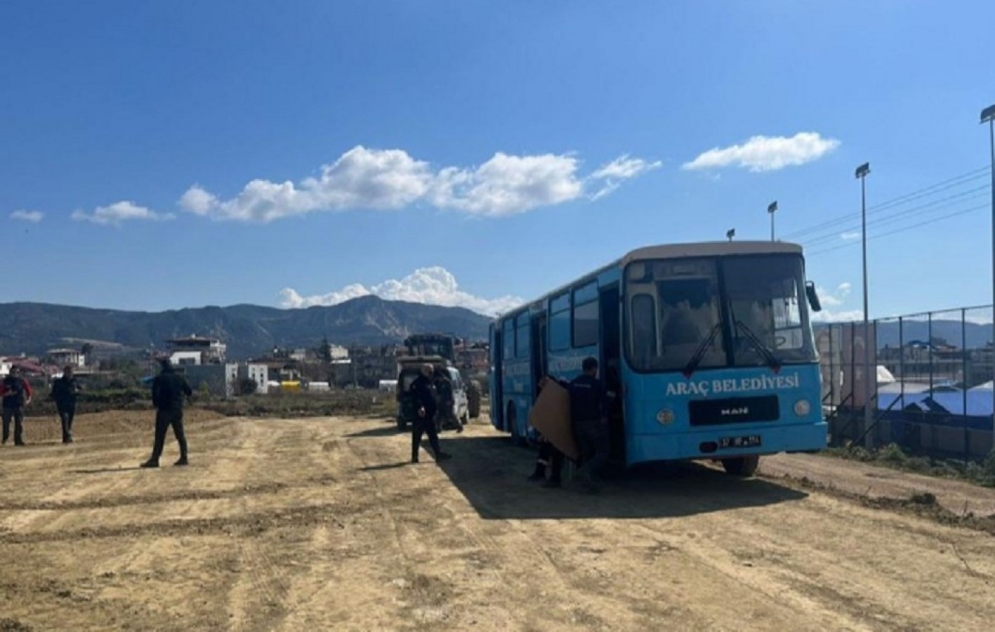 Araç Belediyesi'nden 2 otobüs Hatay'a gidiyor;