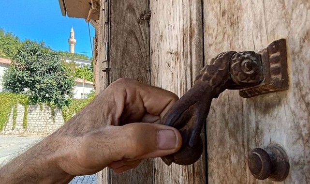 Geçmişin yok olan mirası: Kapı tokmakları;