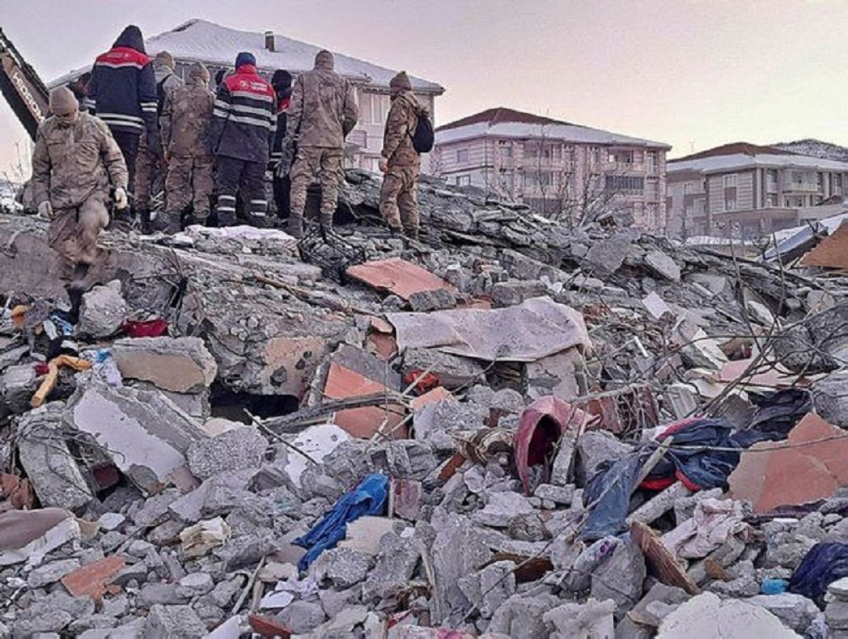 Depremlerde can kaybı 20 bin 665'e yükseldi;