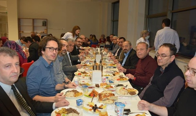 Hastane personeli iftarda buluştu;