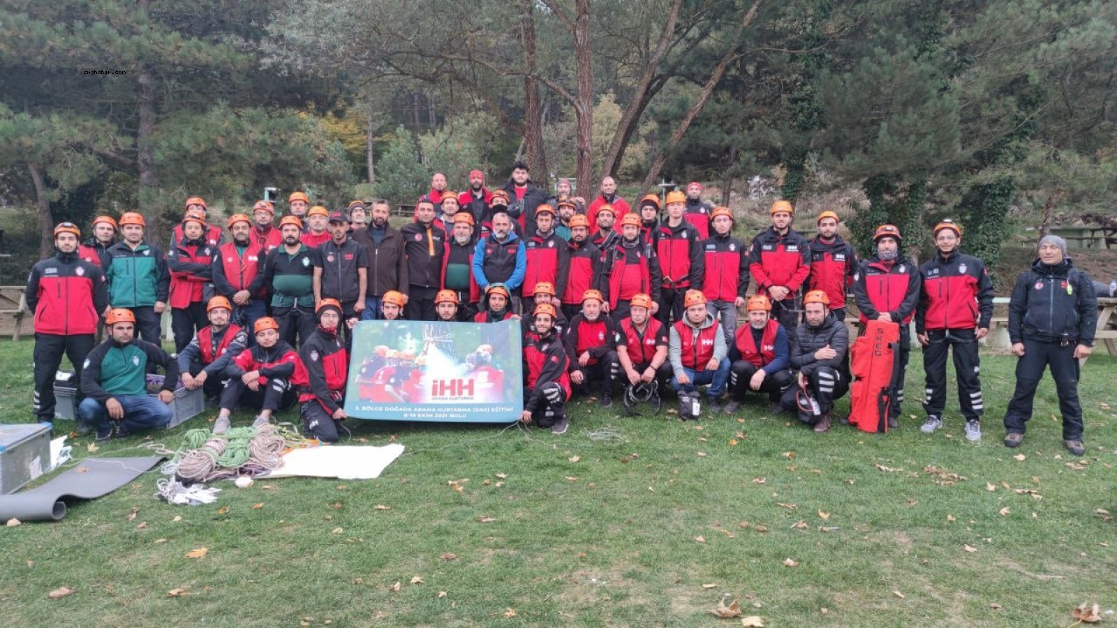 Kastamonu İHH, Bolu'da arama kurtarma eğitimi aldı;