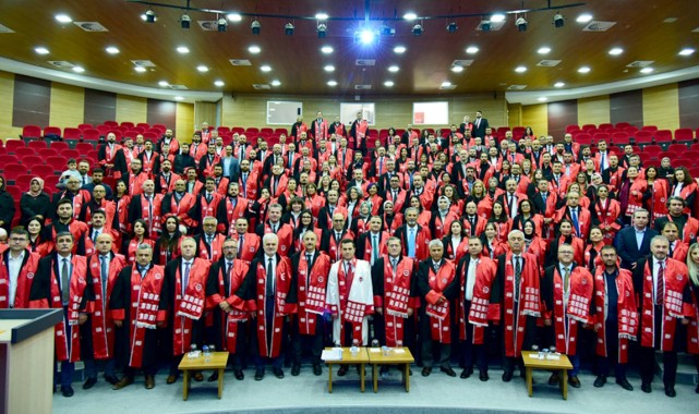 Kastamonu Üniversitesi’nde 356 öğretim üyesi daha cübbe giydi