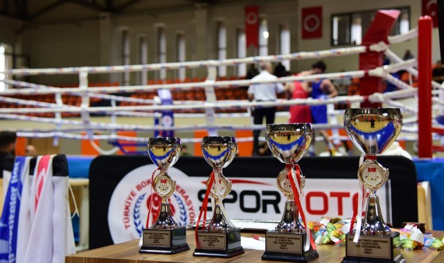 KÜ'de Ünilig Boks Türkiye Şampiyonası Tamamlandı;