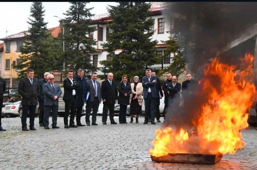 Kastamonu Valiliği’nde alevler yükseldi!;