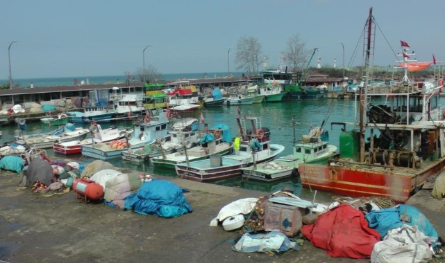 Karadenizli balıkçılar sezonunu kapatıyor;
