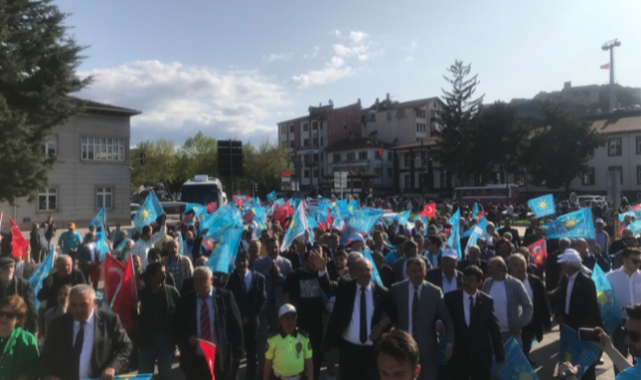 İYİ Parti yürüyüşte