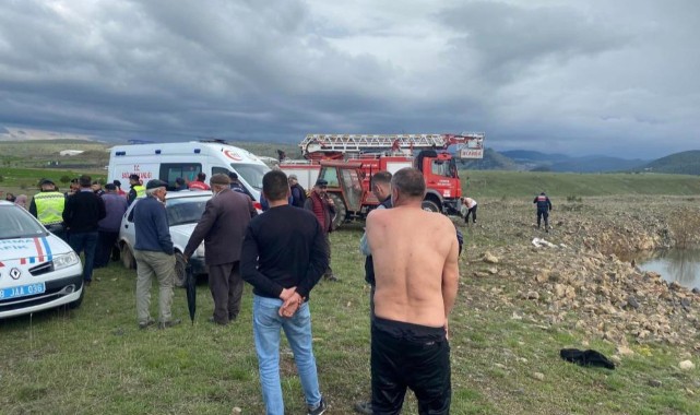 Gölete düşen çocuk boğularak öldü;