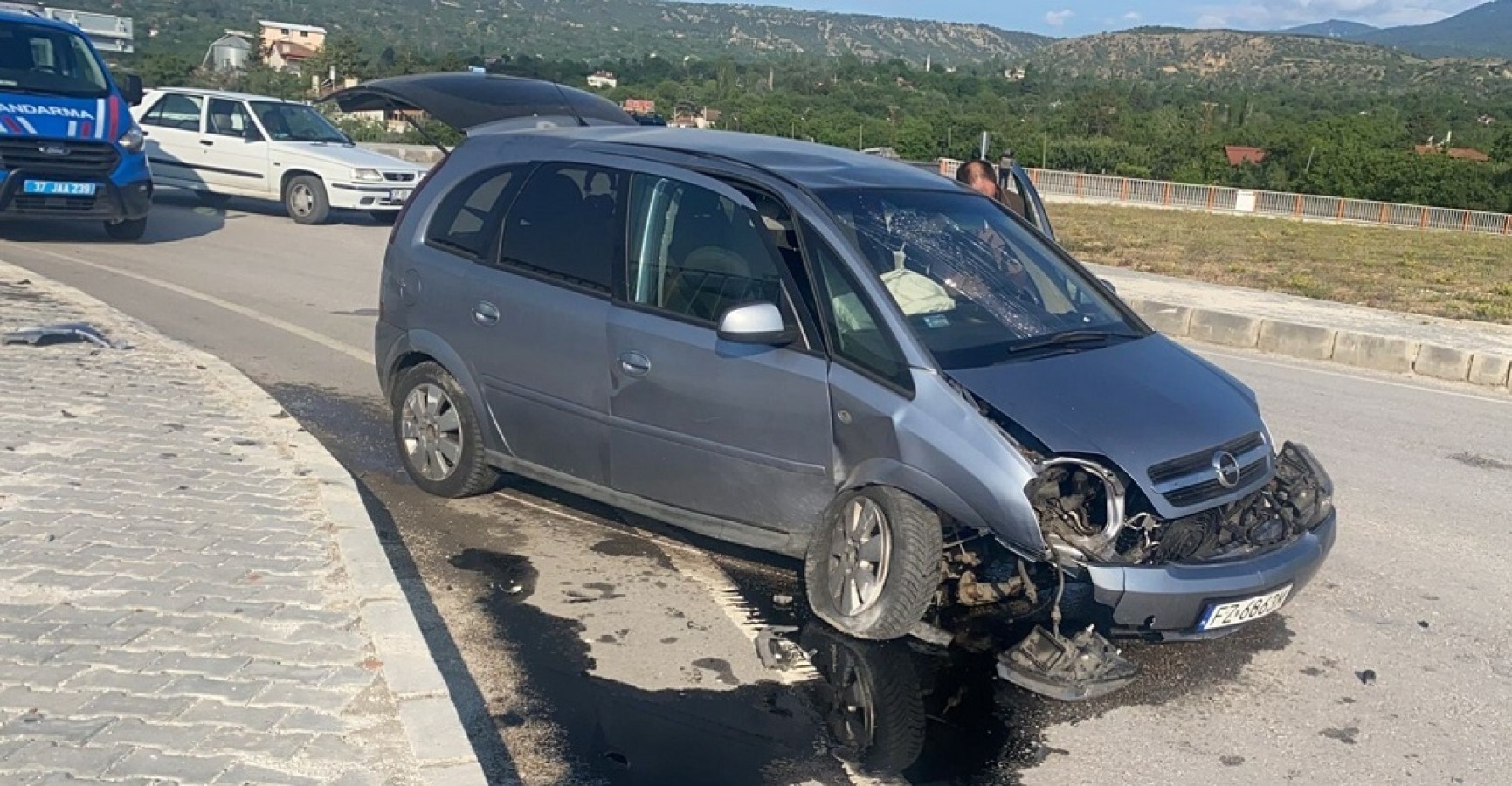 Tosya’da kaza: 2 yaralı;