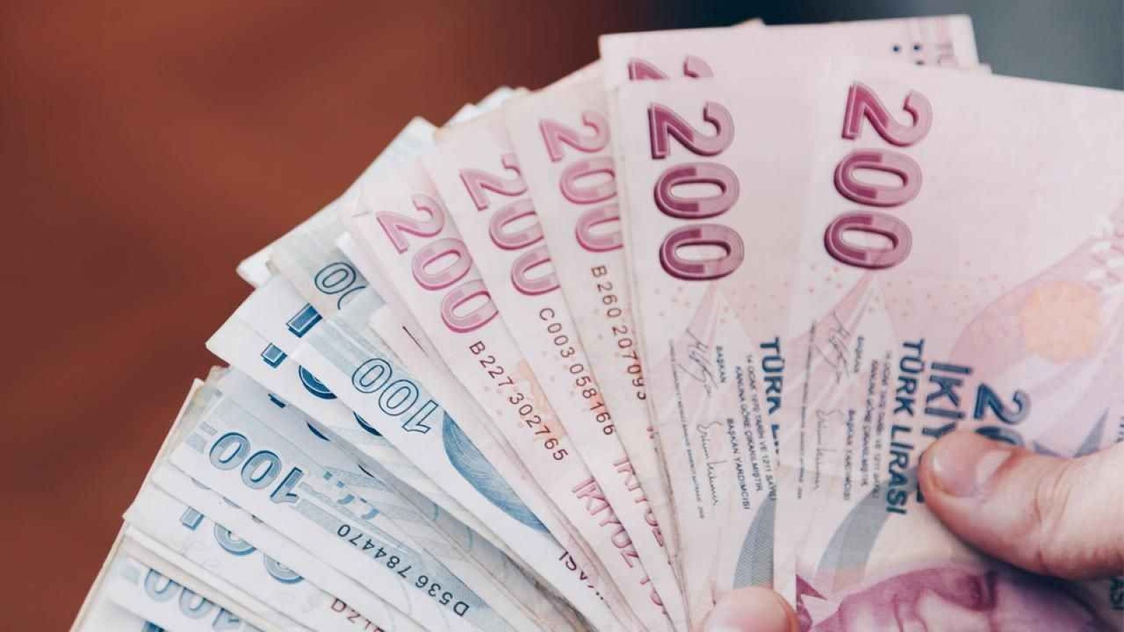 Meclis’ten geçti: 10 bin lira ek maaş