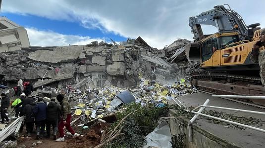 Kahramanmaraş merkezli depremlerde can kaybı 35 bini aştı;