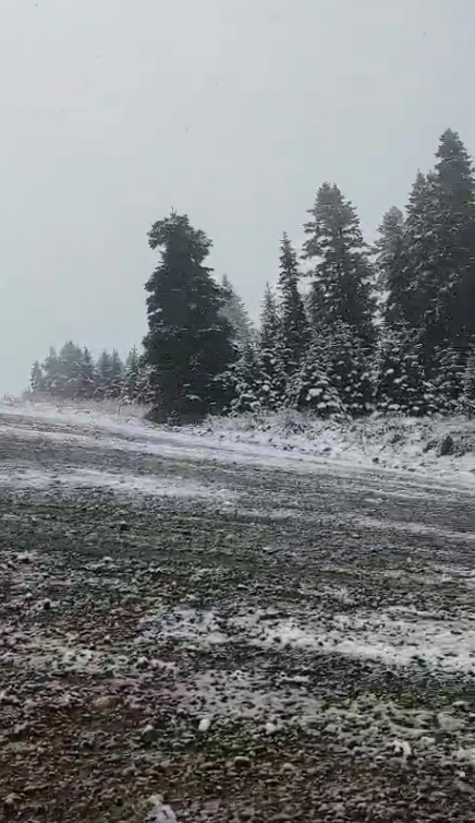 Kastamonu’ya Mayıs ortasında kar sürprizi ;