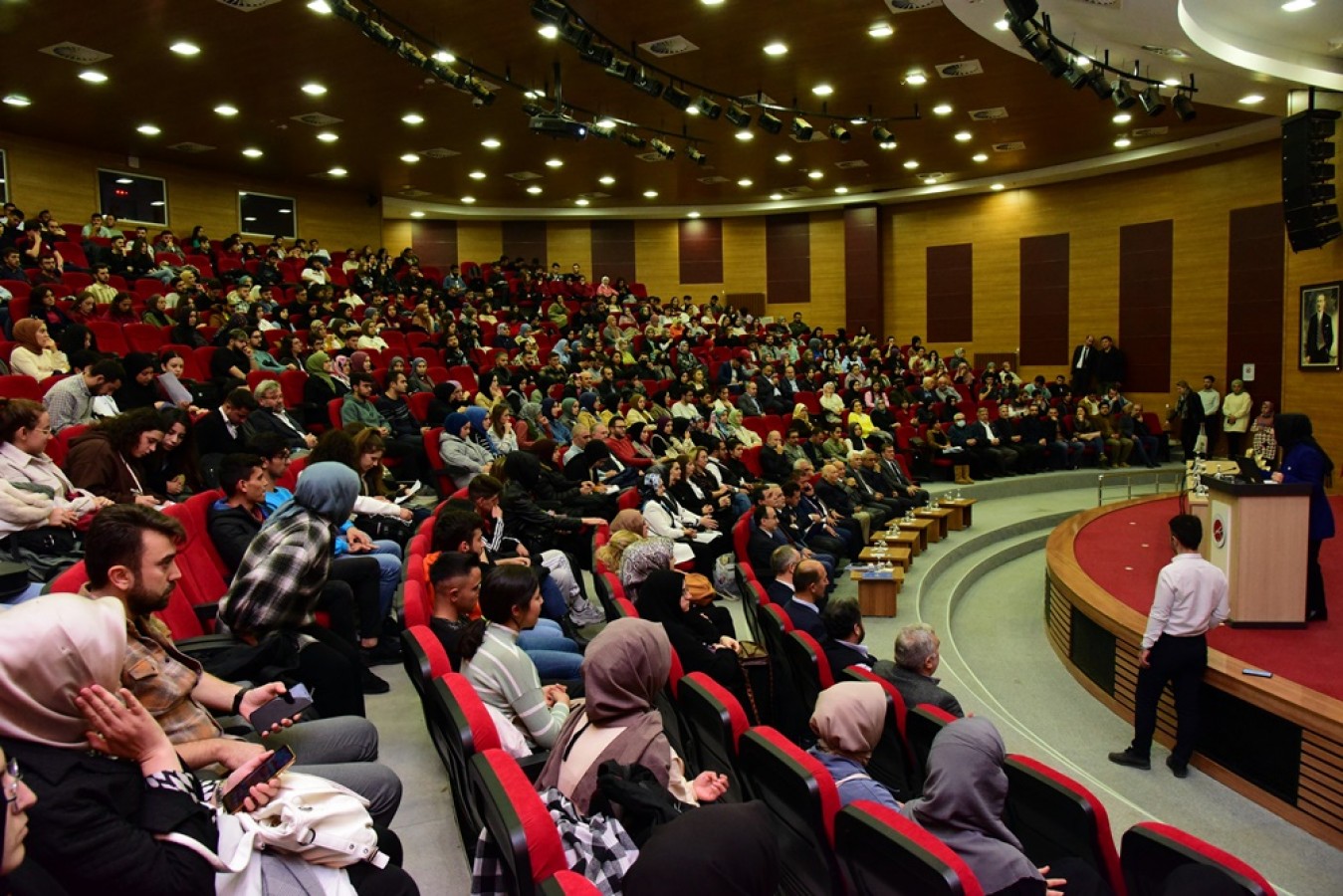 Üniversitede ‘İslam Astronomisinin Batıya Tesirleri’ paneli;