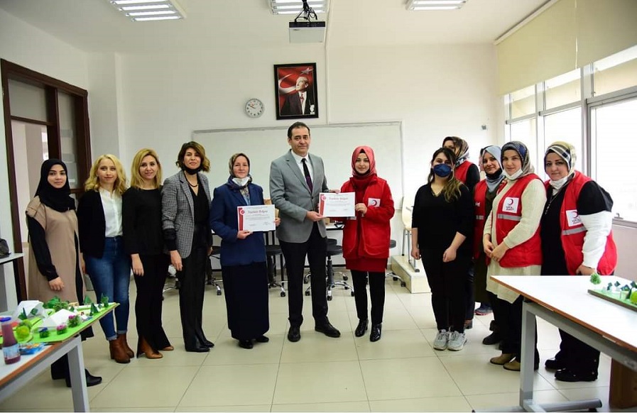 Kızılay-KÜ işbirliğiyle Özel Bireyler hayallerindeki 'evi' tasarladı;