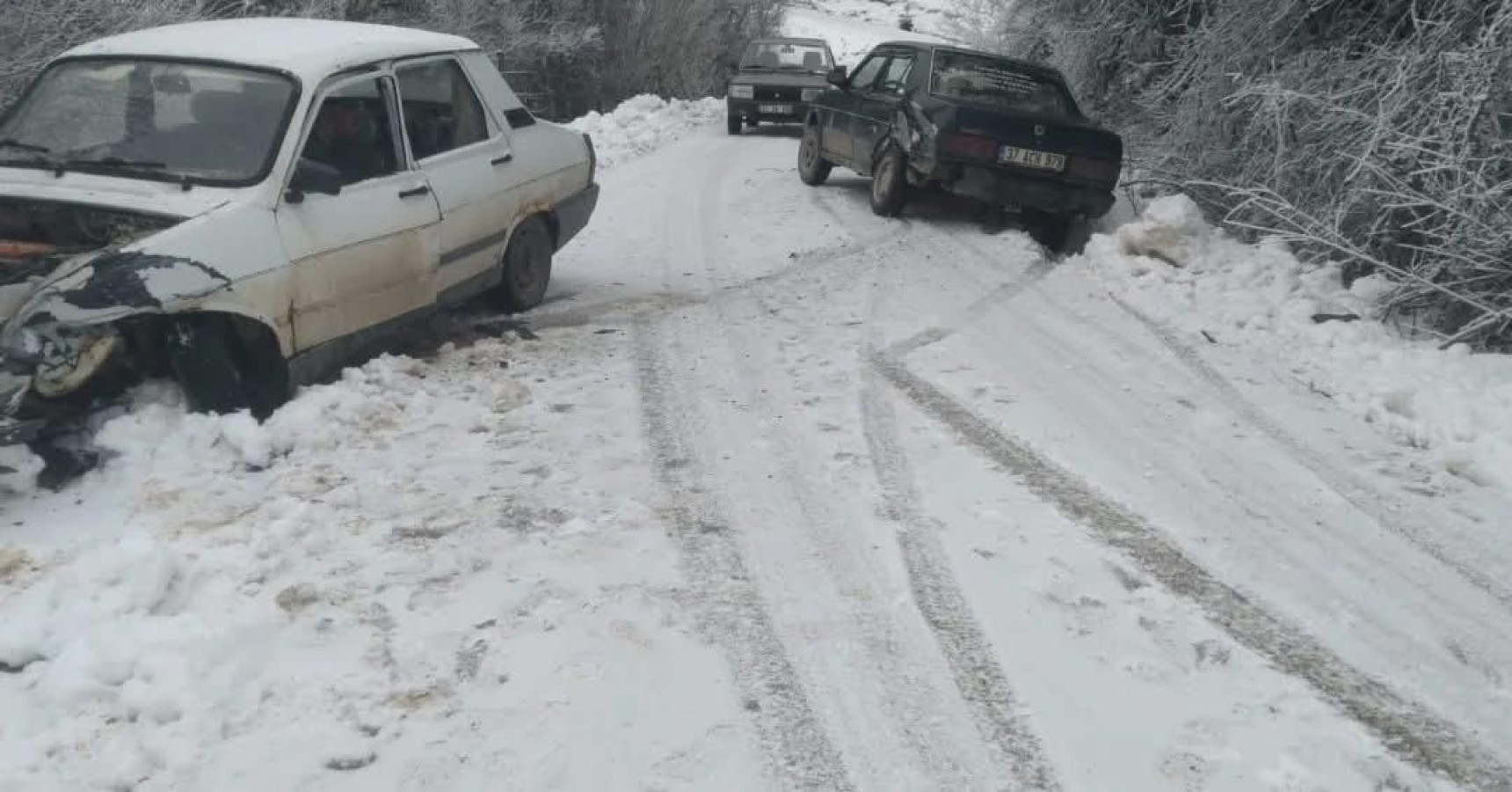 Daday'da kar ve buzlanma kaza getirdi!;