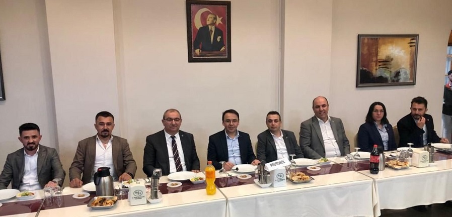 Kuaförler ve Berberler Odası'ndan iftar programı;