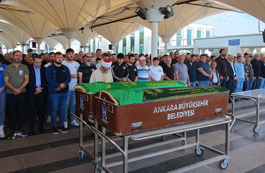 Polis eşi tarafından öldürülen kadın toprağa verildi;