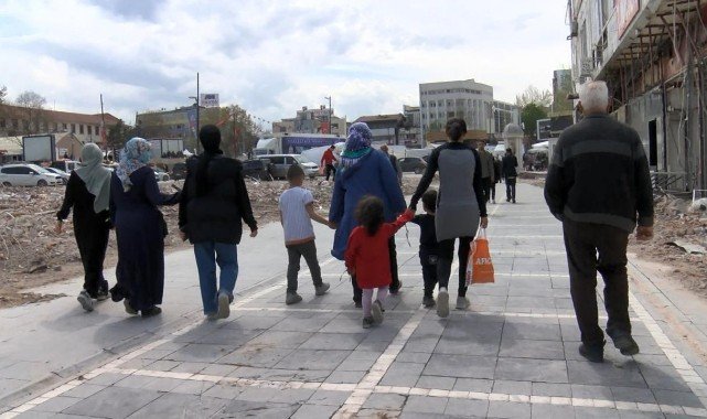 Depremzedelerin buruk bayram telaşı;