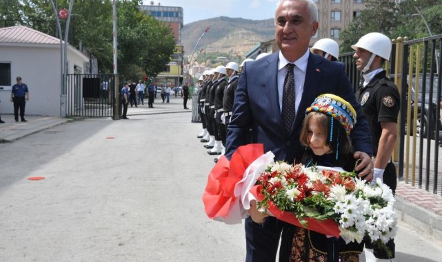 Vali Çakır, Muş'ta göreve başladı: "Kapımız halkın kapısı";