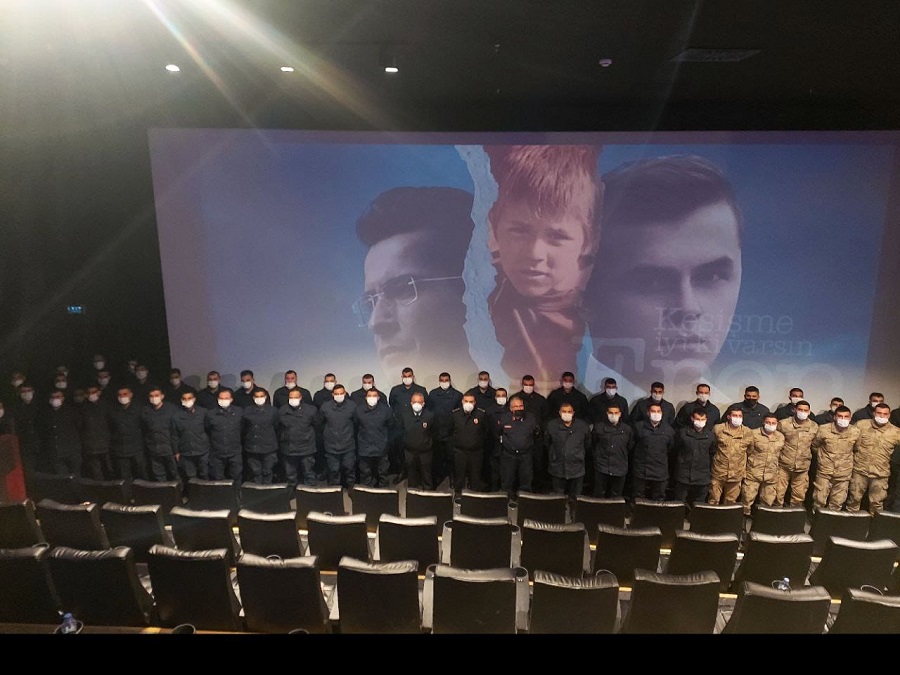 Jandarma "İYİ Kİ VARSIN EREN" filminde duygulandı;
