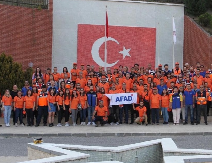 AFAD Gönüllüleri depremin merkez üssündeydi;