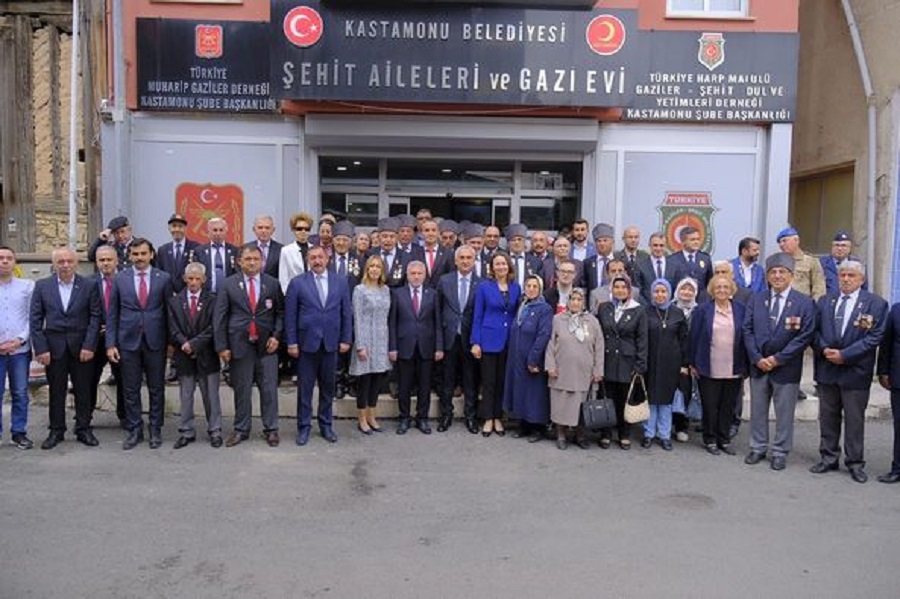 "Türk milleti esasen tüm ulusuyla gazi millettir";