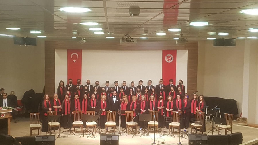 Üniversitede, nostaljik konser;